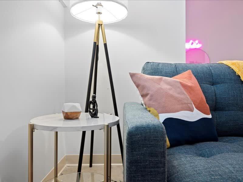 Cozysuites Roomy 1Br, Downtown Питсбърг Екстериор снимка