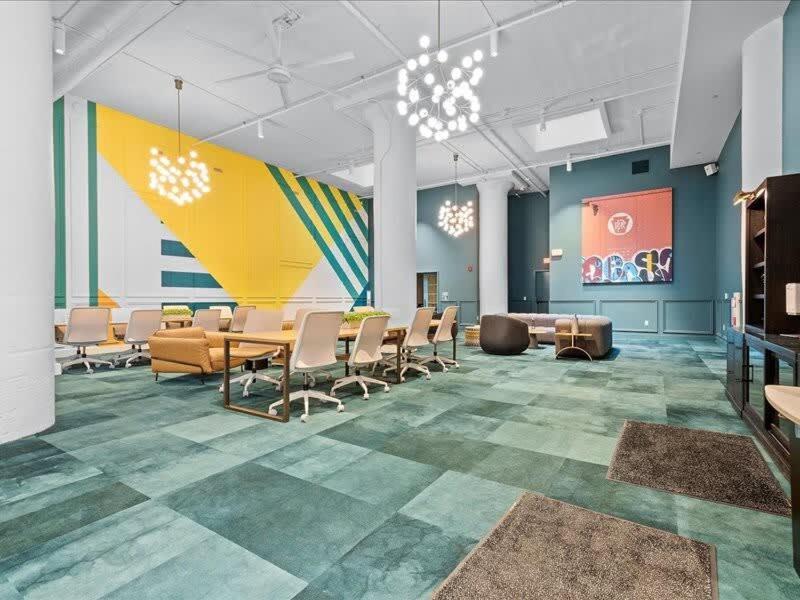 Cozysuites Roomy 1Br, Downtown Питсбърг Екстериор снимка